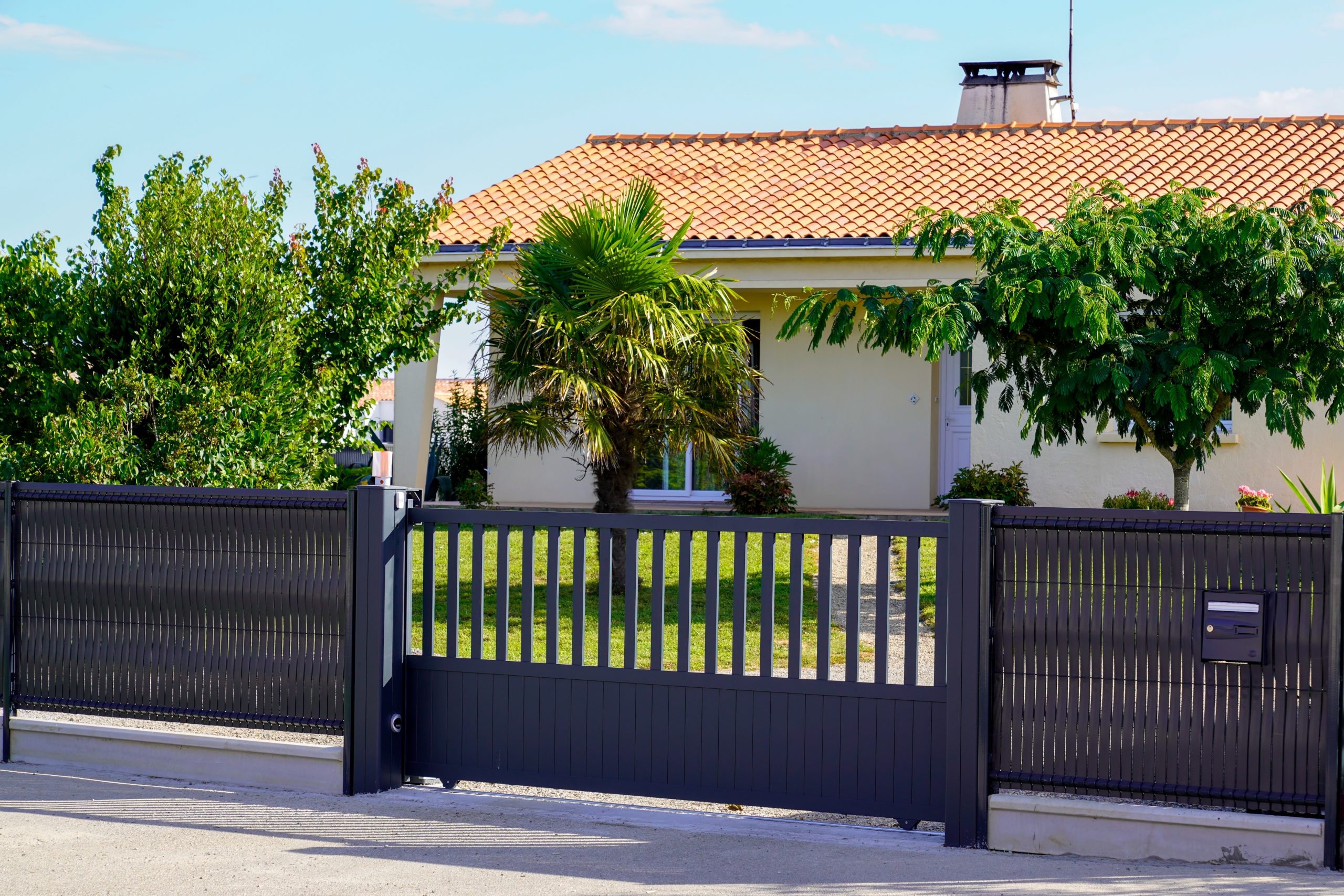 fence installation brandon fl new and repair
