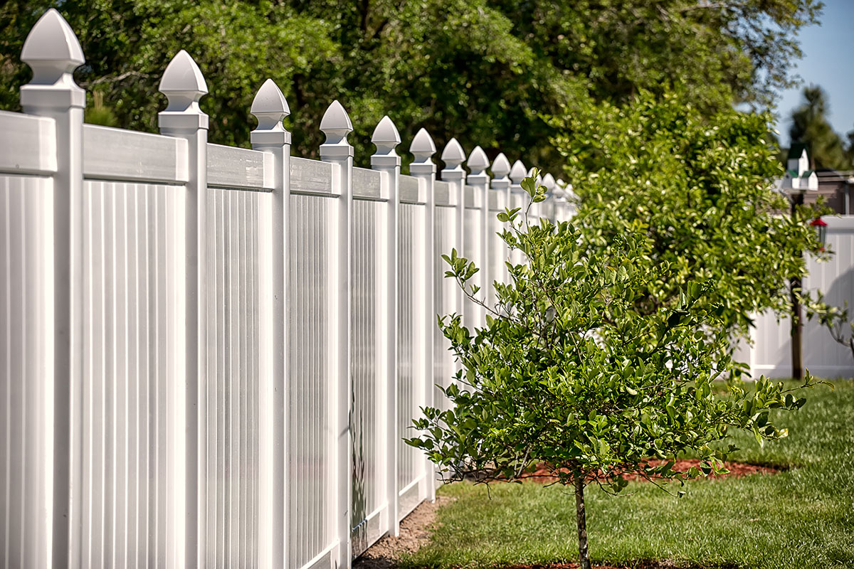 premiere privacy fence company in valrico fl